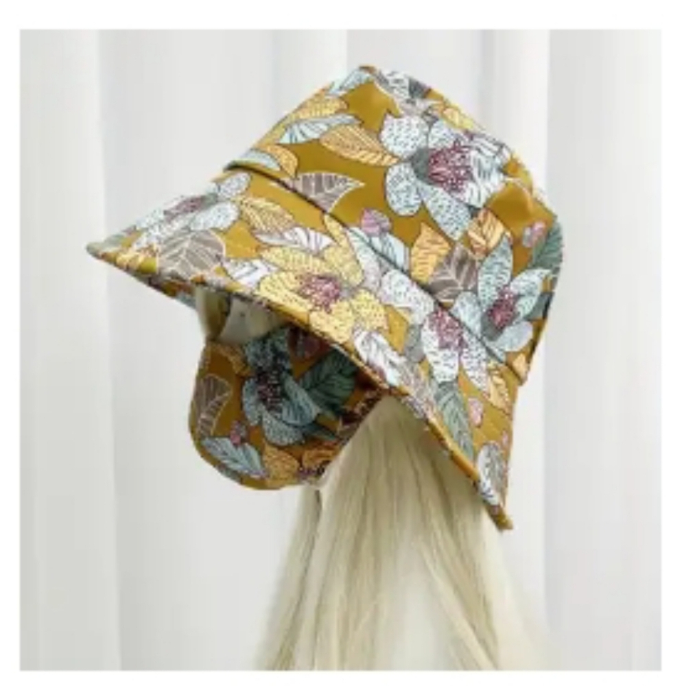 Floral Sun Bucket Hat with Attached Face Cover. NIP